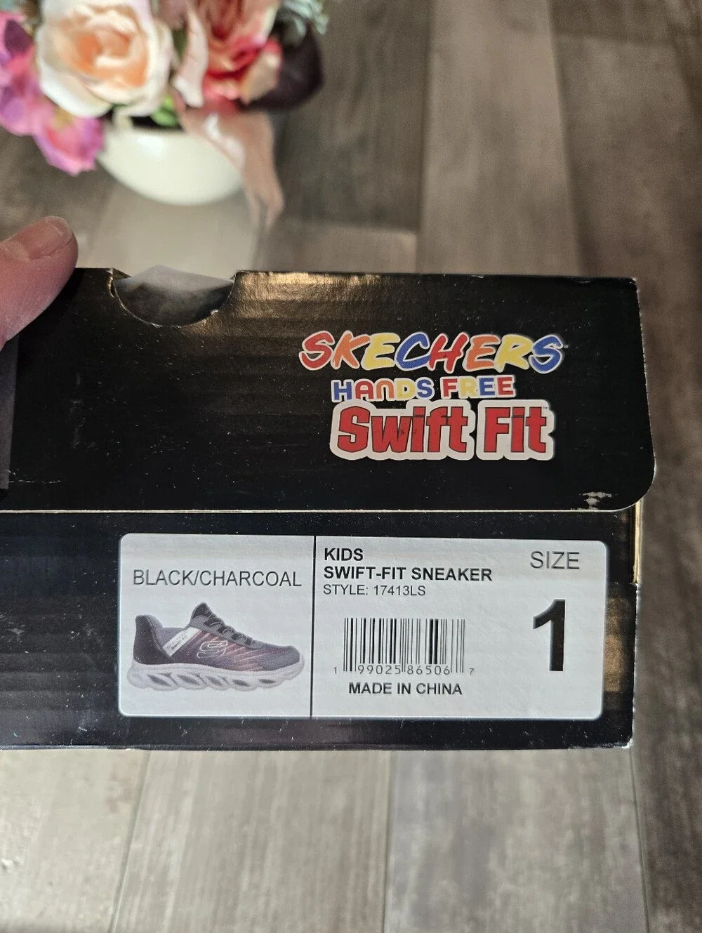NWT Skechers Hands Free Swift Fit Boys Size 1 Black/Charcoal Sneakers